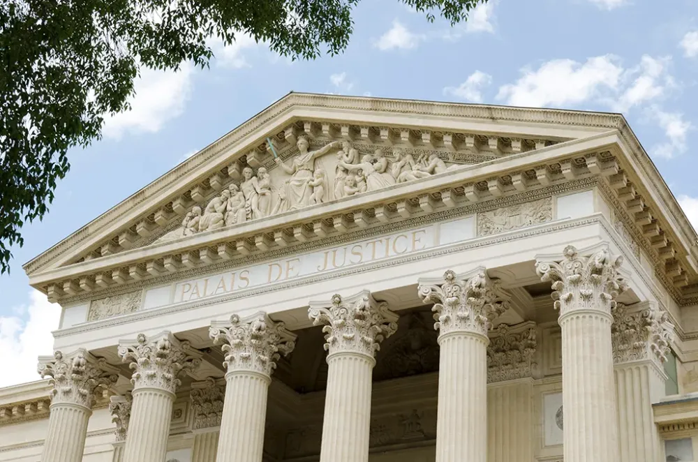 Droit de la nationalité près de Paris
